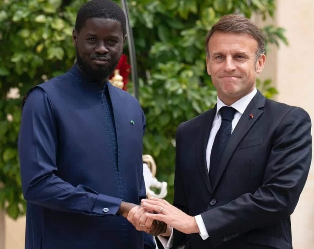 Bassirou Diomaye Faye avec Emmanuel Macron a Paris - soleil.sn