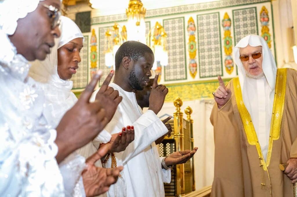 Président Bassirou Diomaye Faye et la Première Dame à Médine - soleil.sn